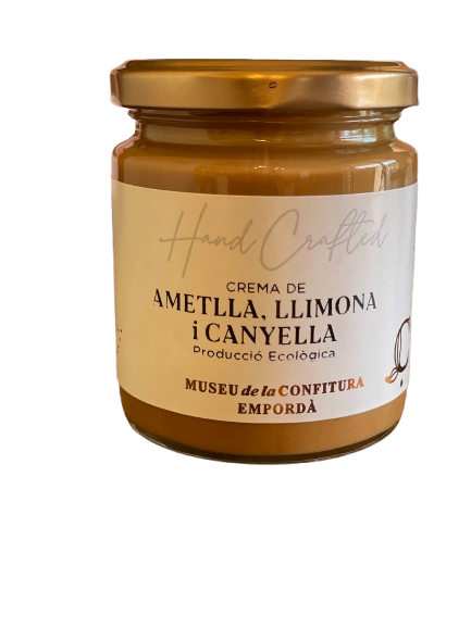 Organic chocolate and hazelnut spread